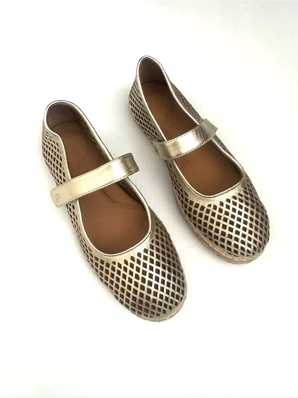 Gentle Souls Sienna Mettalic Fish Net Mary Jane Espadrille In Gold Size 7.5